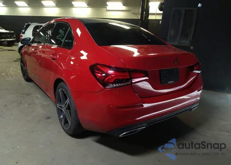 2019 Mercedes-Benz A 220 4Matic z USA, uszkodzony, nr VIN WDD3G4FB3KW018670